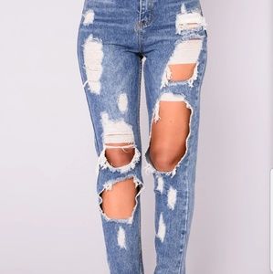 Distressed boyfriend jeans